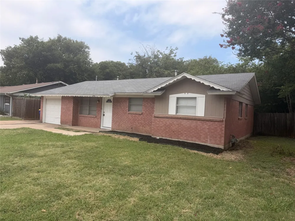 6541 Avalon Watauga, TX 76148