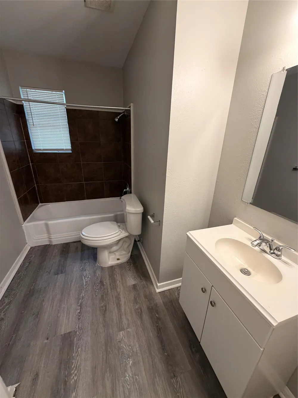 6541 Avalon Watauga, TX 76148