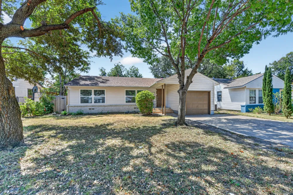 2358 Norwood Drive Dallas, TX 75228