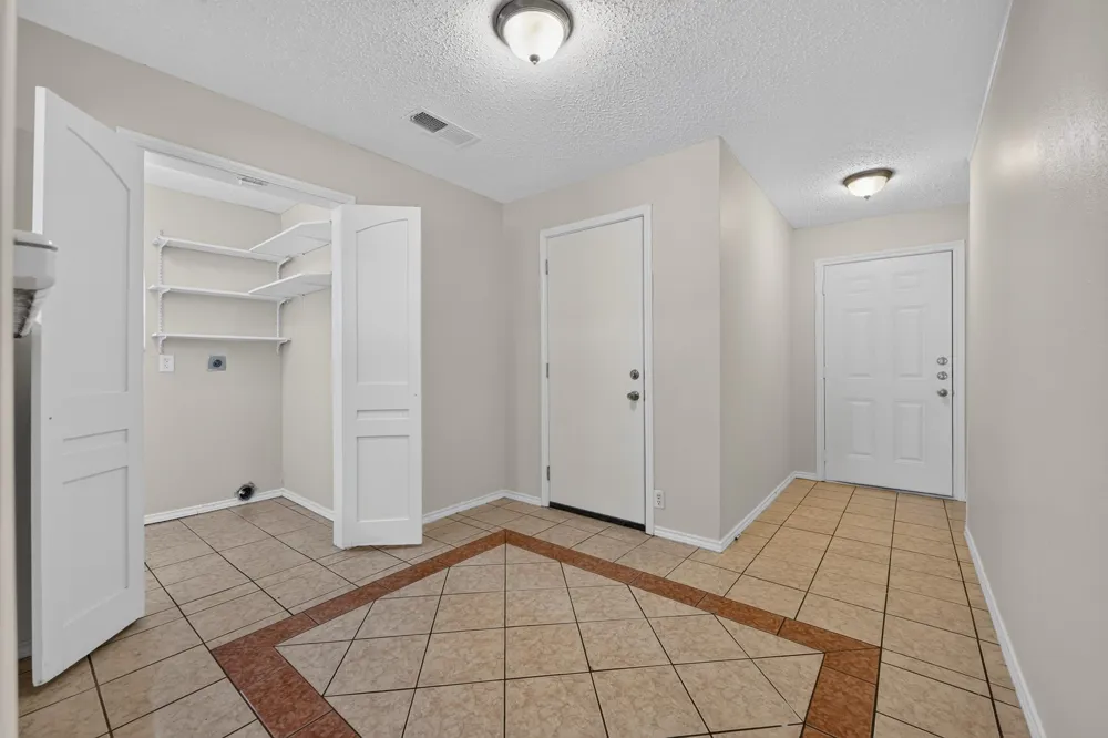 2358 Norwood Drive Dallas, TX 75228