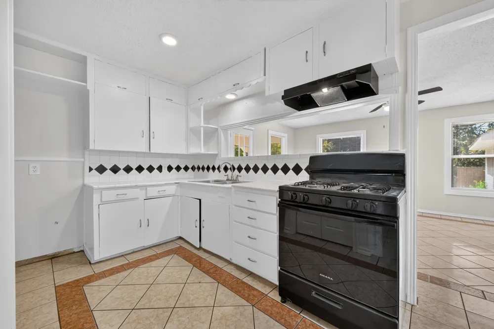 2358 Norwood Drive Dallas, TX 75228