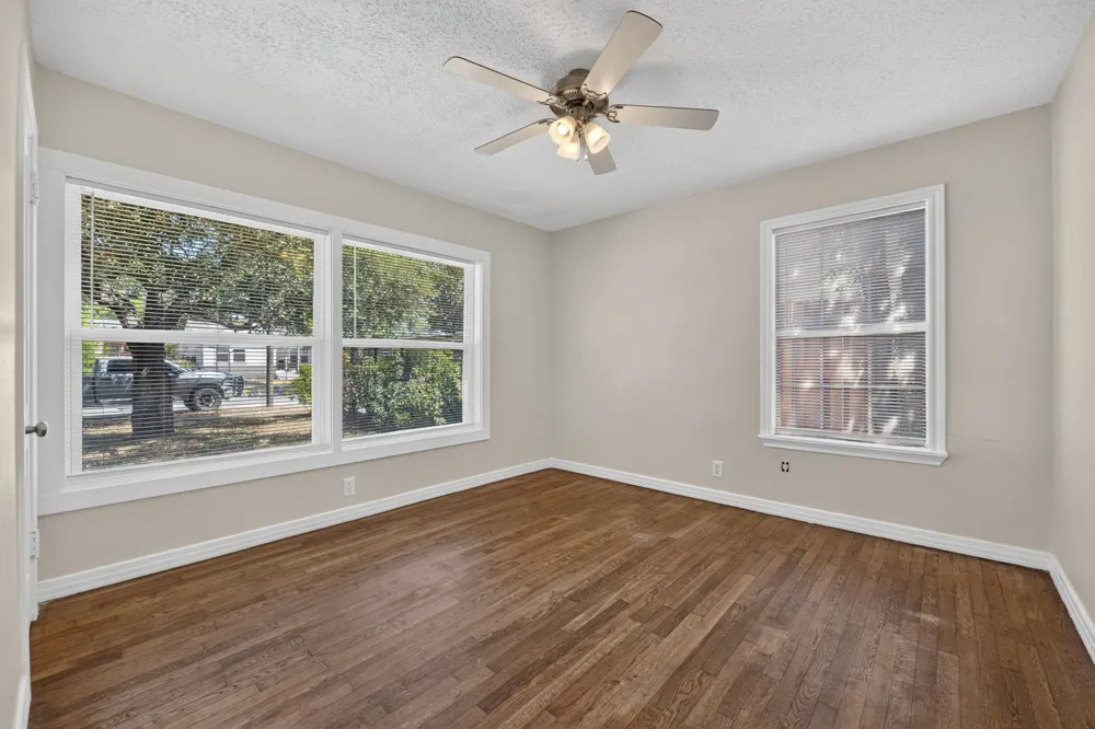 2358 Norwood Drive Dallas, TX 75228