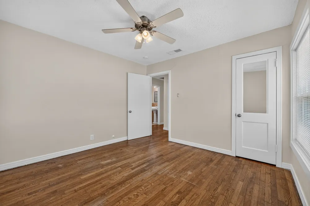 2358 Norwood Drive Dallas, TX 75228