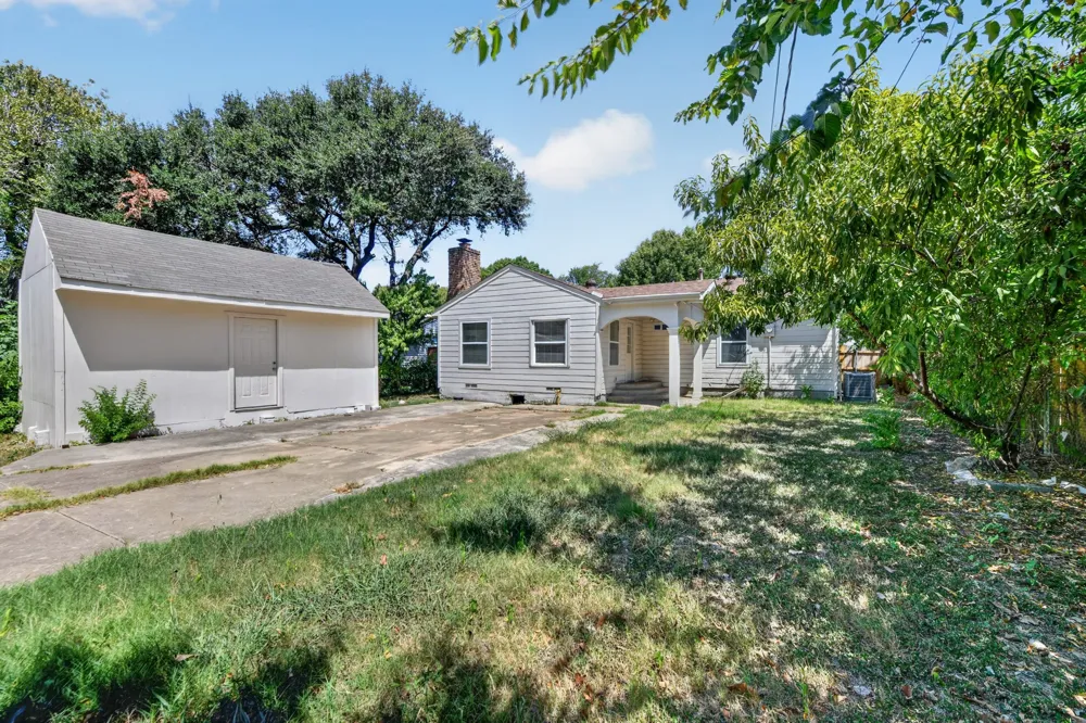 2358 Norwood Drive Dallas, TX 75228