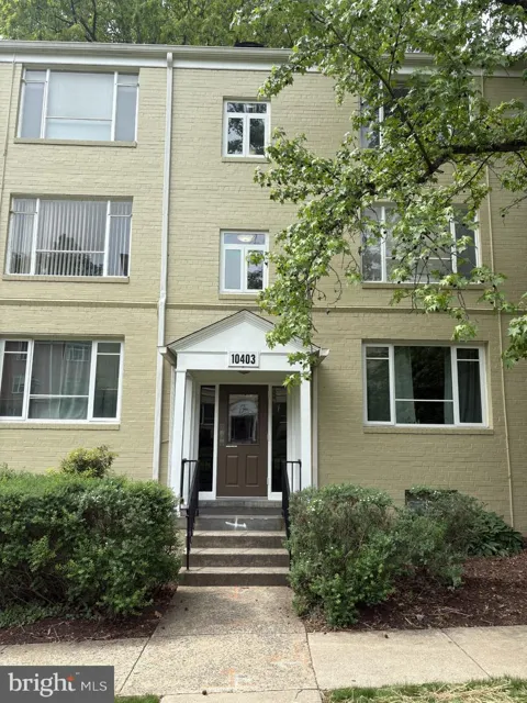 10403 MONTROSE AVENUE #201