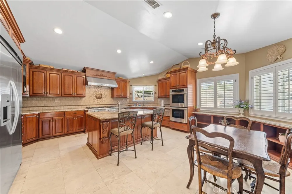 17945 Copper Queen Perris, CA 92570