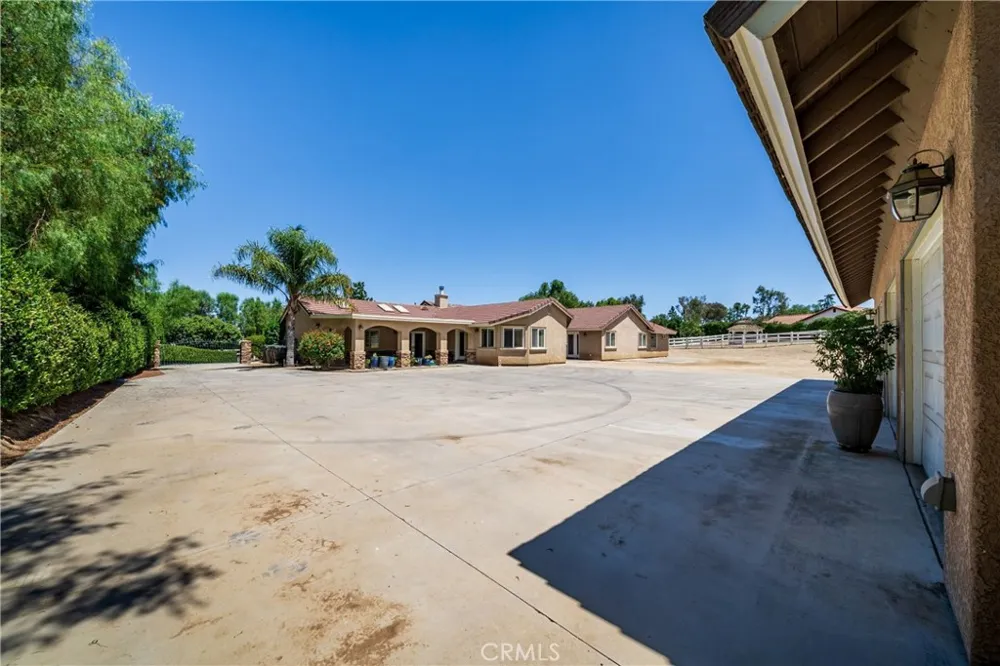 17945 Copper Queen Perris, CA 92570