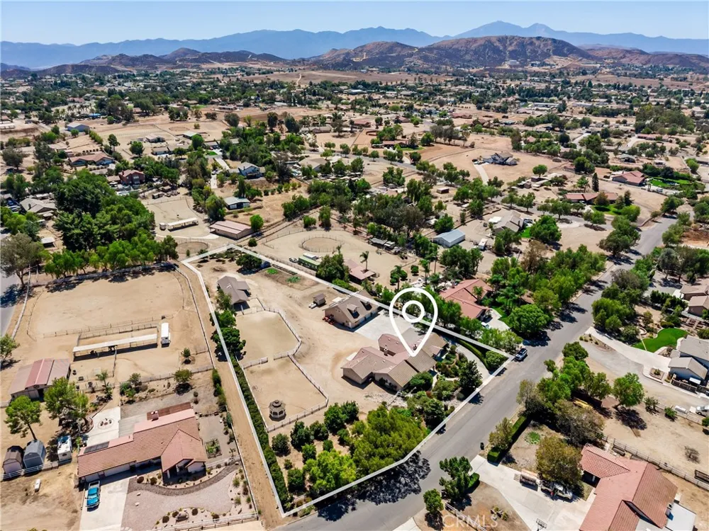 17945 Copper Queen Perris, CA 92570