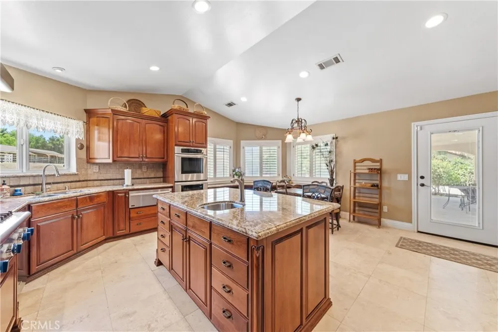 17945 Copper Queen Perris, CA 92570