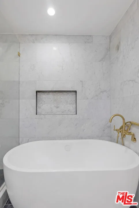 20 Catamaran Street #104 Marina del Rey, CA 90292