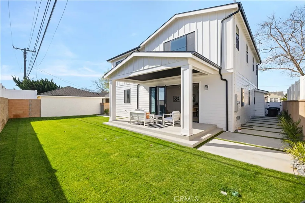 22002 Ocean Avenue Torrance, CA 90503