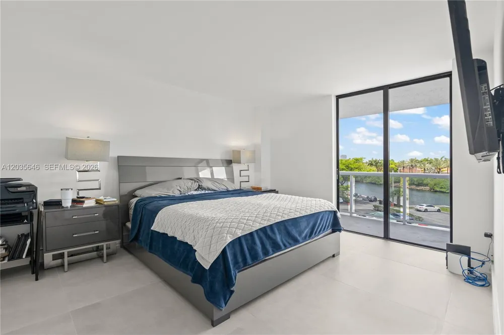 20505 E Country Club Dr #331 Aventura, FL 33180