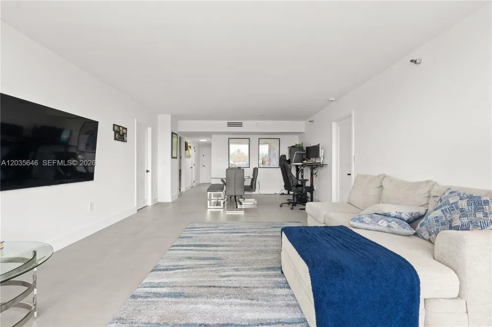20505 E Country Club Dr #331 Aventura, FL 33180