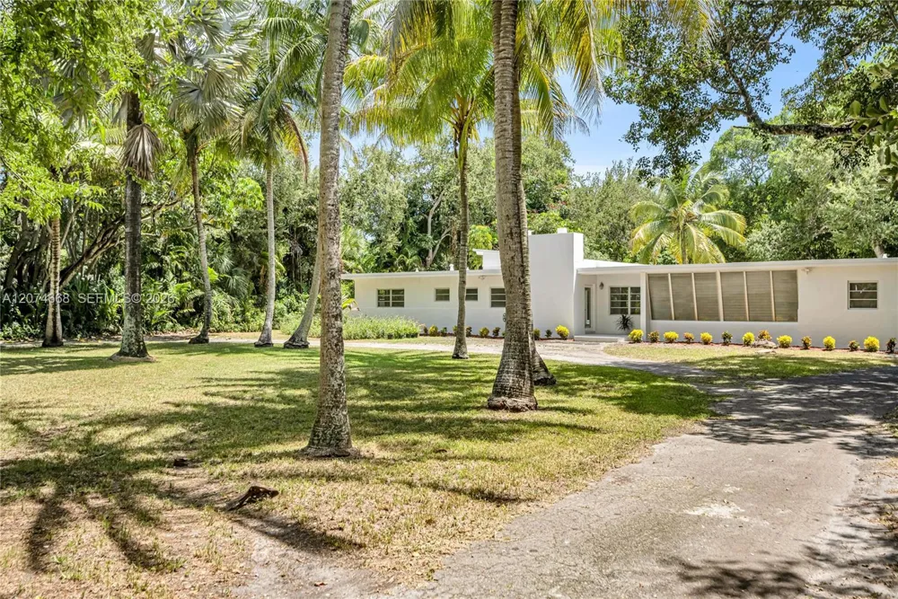 7480 SW 122nd St Pinecrest, FL 33156