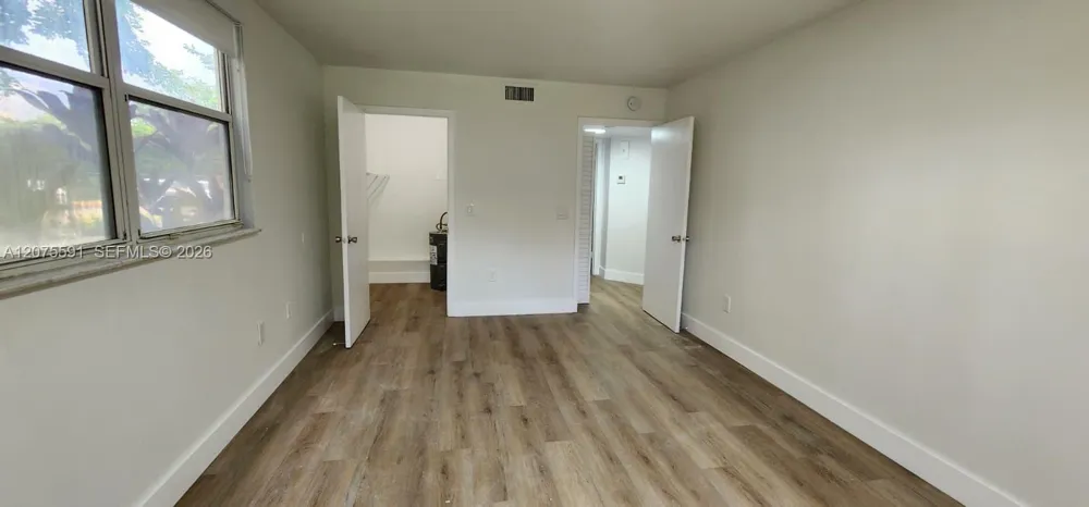 8363 Lake Dr #108 Doral, FL 33166