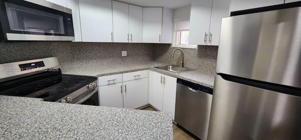 8363 Lake Dr #108 Doral, FL 33166