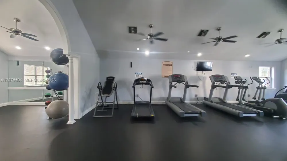 8363 Lake Dr #108 Doral, FL 33166