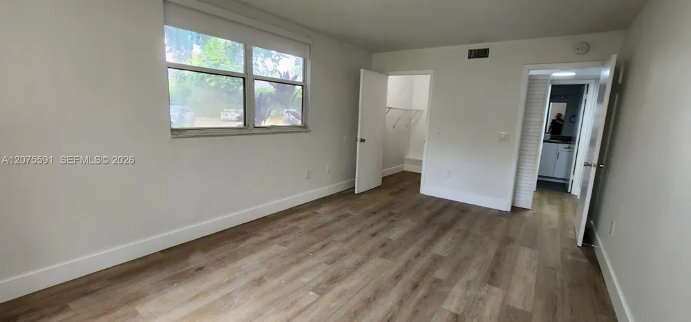 8363 Lake Dr #108 Doral, FL 33166