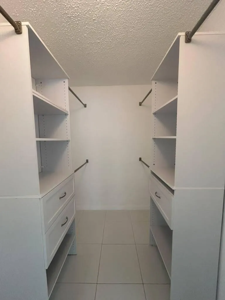 2881 Pine Island Road #208 Sunrise, FL 33322