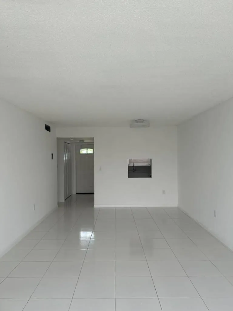 2881 Pine Island Road #208 Sunrise, FL 33322