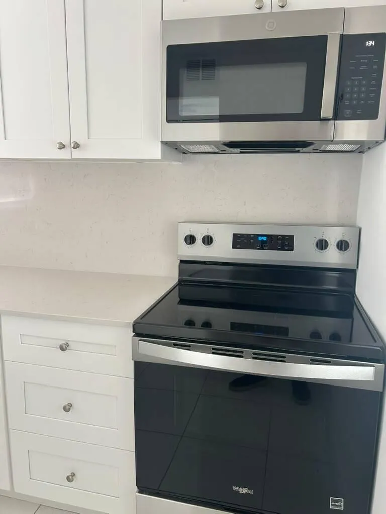 2881 Pine Island Road #208 Sunrise, FL 33322