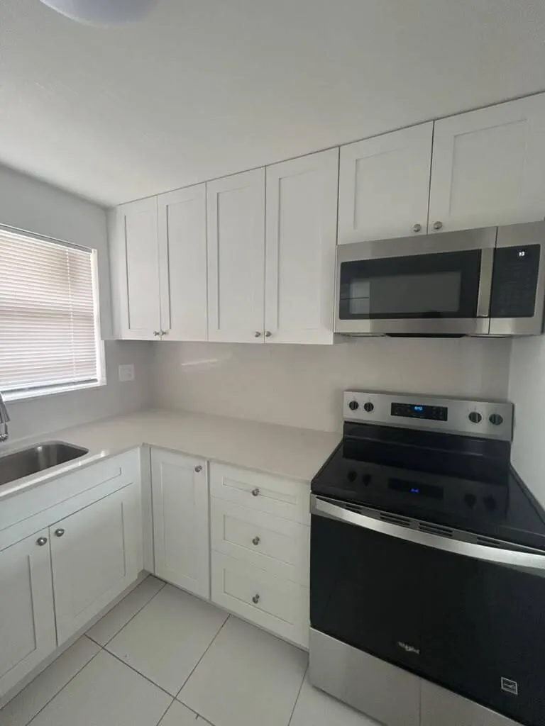 2881 Pine Island Road #208 Sunrise, FL 33322