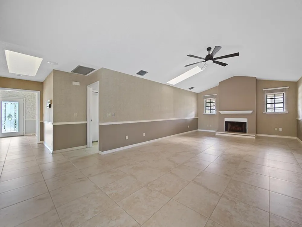 9 W HIGH POINT ROAD Sewalls Point, FL 34996