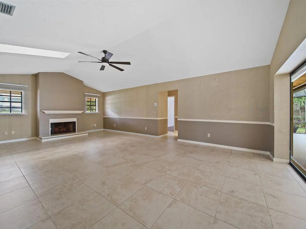 9 W HIGH POINT ROAD Sewalls Point, FL 34996