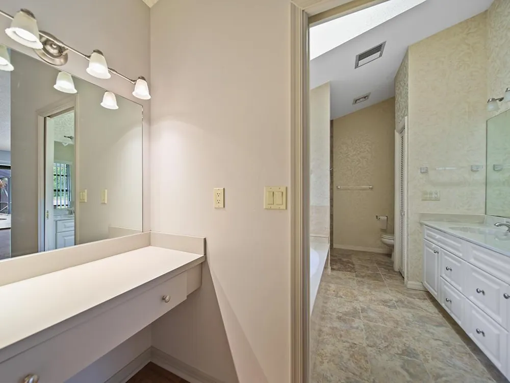 9 W HIGH POINT ROAD Sewalls Point, FL 34996