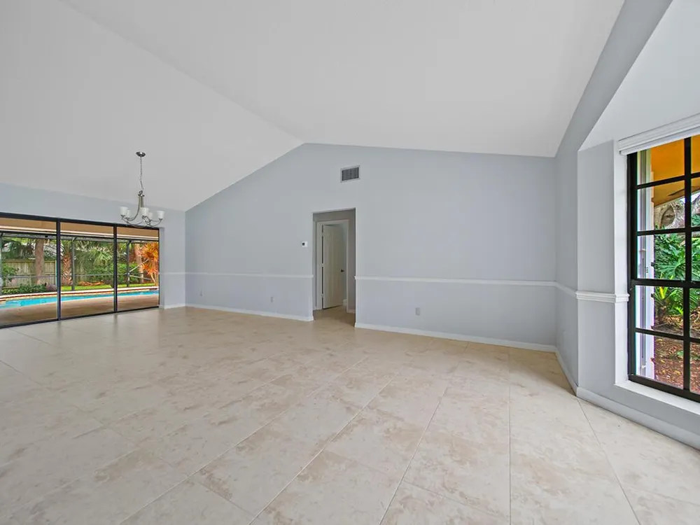 9 W HIGH POINT ROAD Sewalls Point, FL 34996
