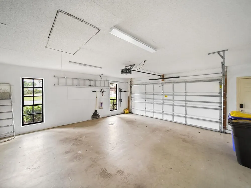 9 W HIGH POINT ROAD Sewalls Point, FL 34996