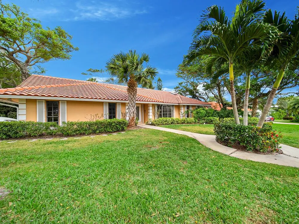 9 W HIGH POINT ROAD Sewalls Point, FL 34996