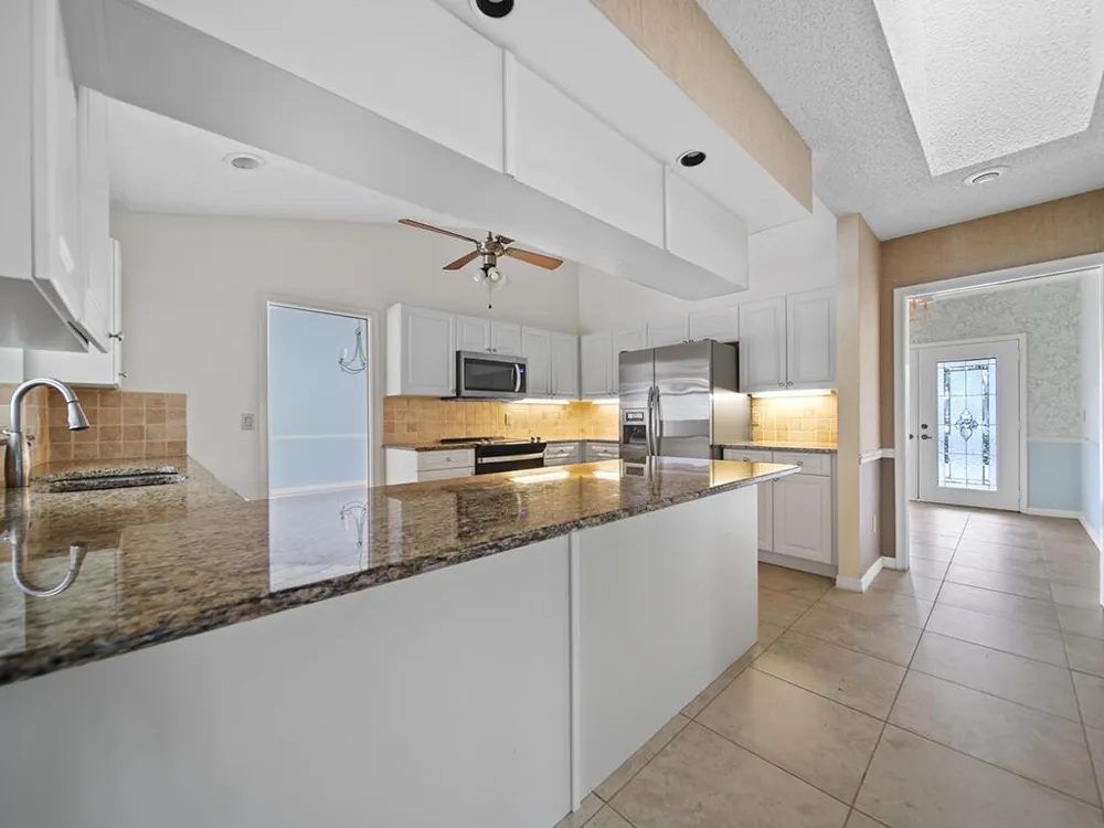 9 W HIGH POINT ROAD Sewalls Point, FL 34996