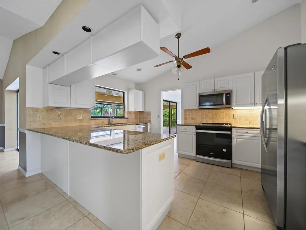 9 W HIGH POINT ROAD Sewalls Point, FL 34996