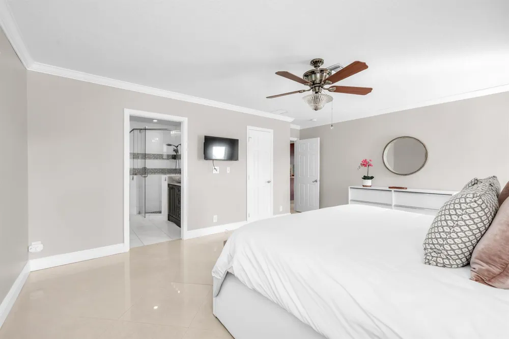 3250 Lakeview Boulevard Delray Beach, FL 33445