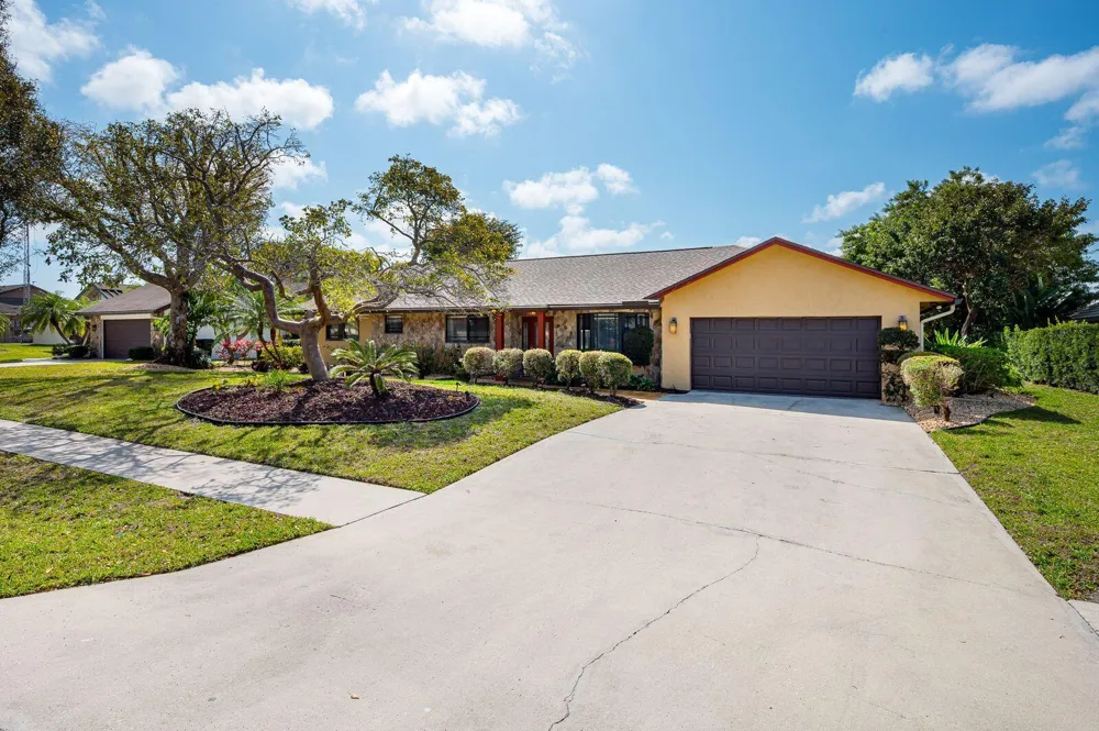 3250 Lakeview Boulevard Delray Beach, FL 33445