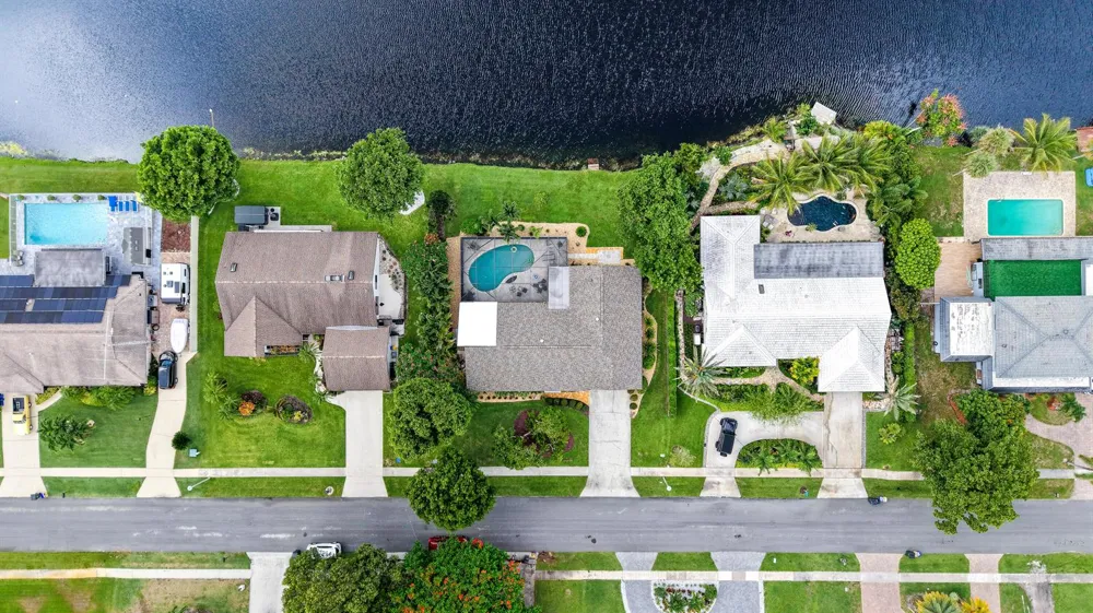 3250 Lakeview Boulevard Delray Beach, FL 33445