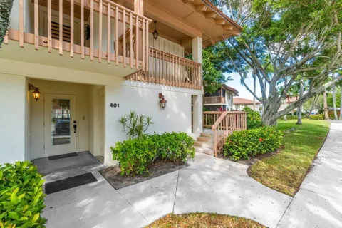 401 BRACKENWOOD LANE S