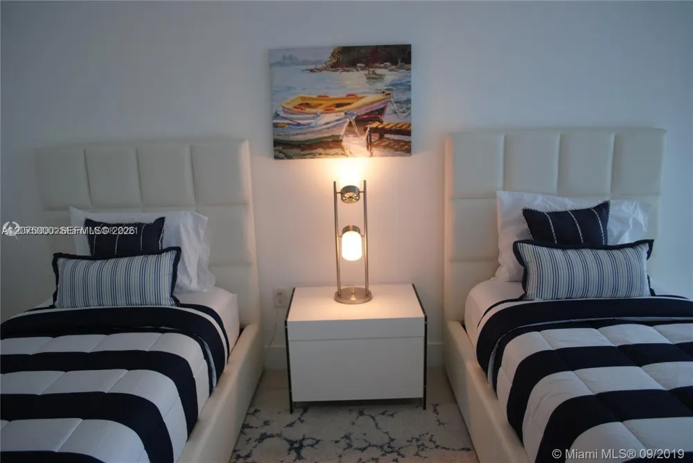 17301 Biscayne Blvd #1211 North Miami Beach, FL 33160