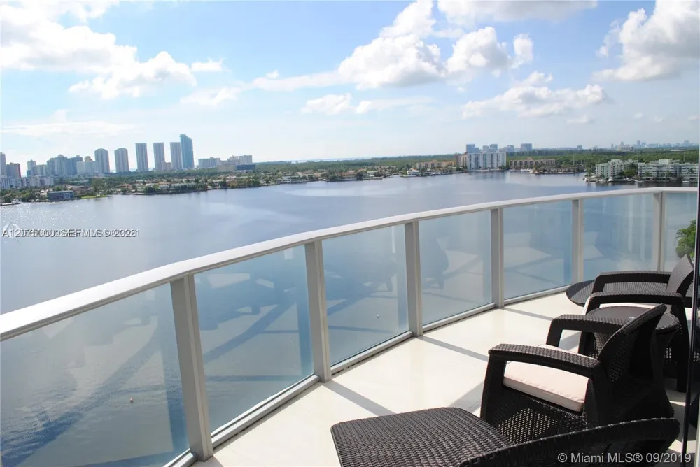 17301 Biscayne Blvd #1211 North Miami Beach, FL 33160
