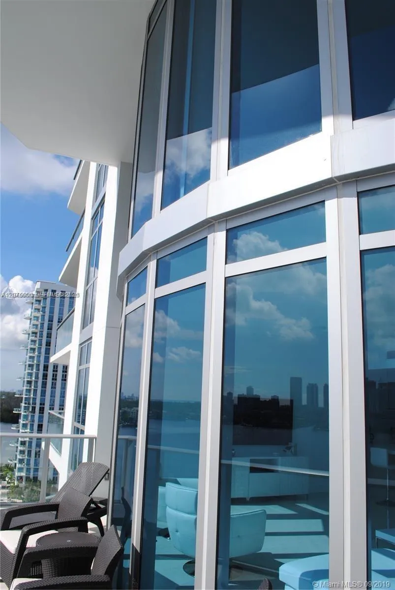 17301 Biscayne Blvd #1211 North Miami Beach, FL 33160