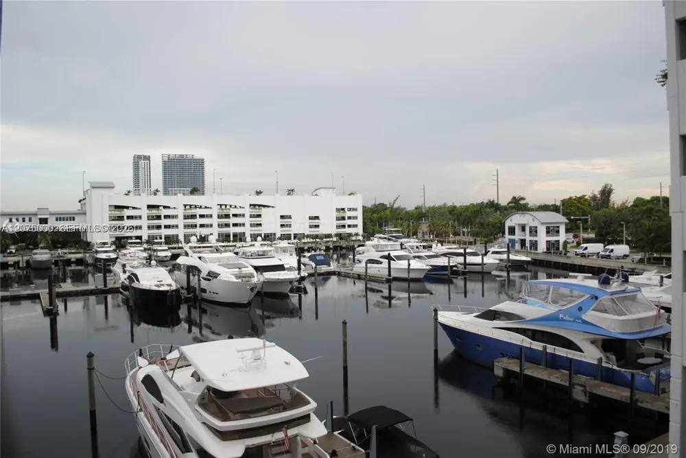 17301 Biscayne Blvd #1211 North Miami Beach, FL 33160