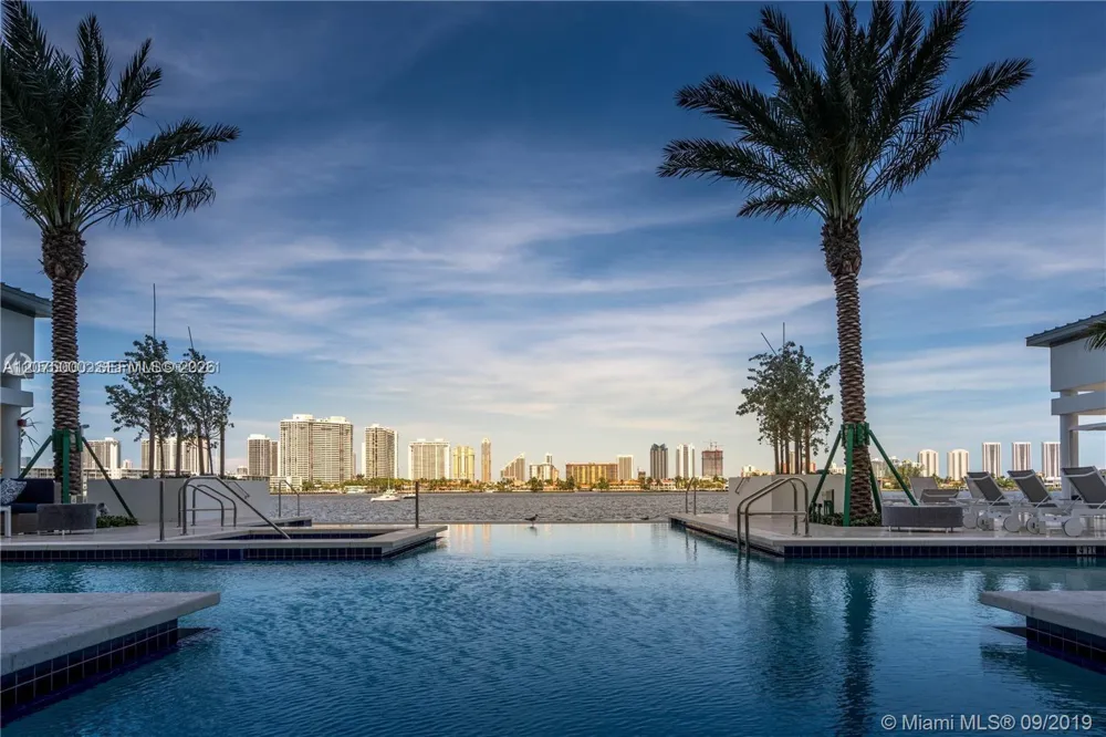 17301 Biscayne Blvd #1211 North Miami Beach, FL 33160