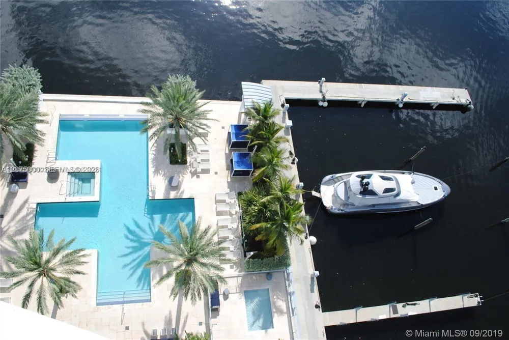 17301 Biscayne Blvd #1211 North Miami Beach, FL 33160