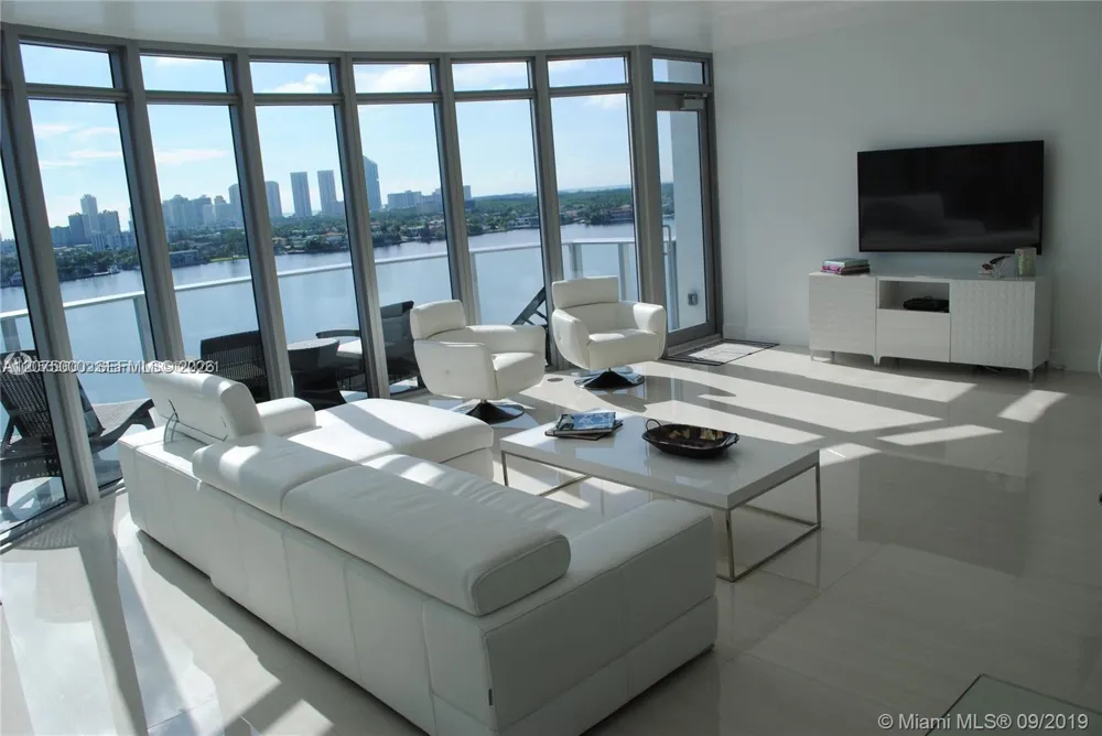 17301 Biscayne Blvd #1211 North Miami Beach, FL 33160