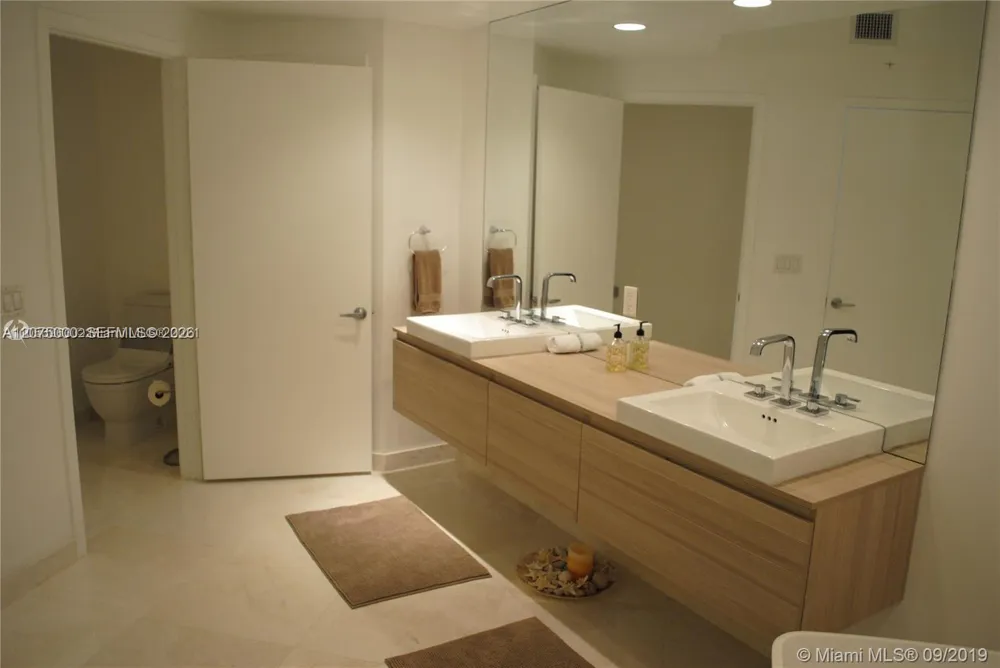 17301 Biscayne Blvd #1211 North Miami Beach, FL 33160