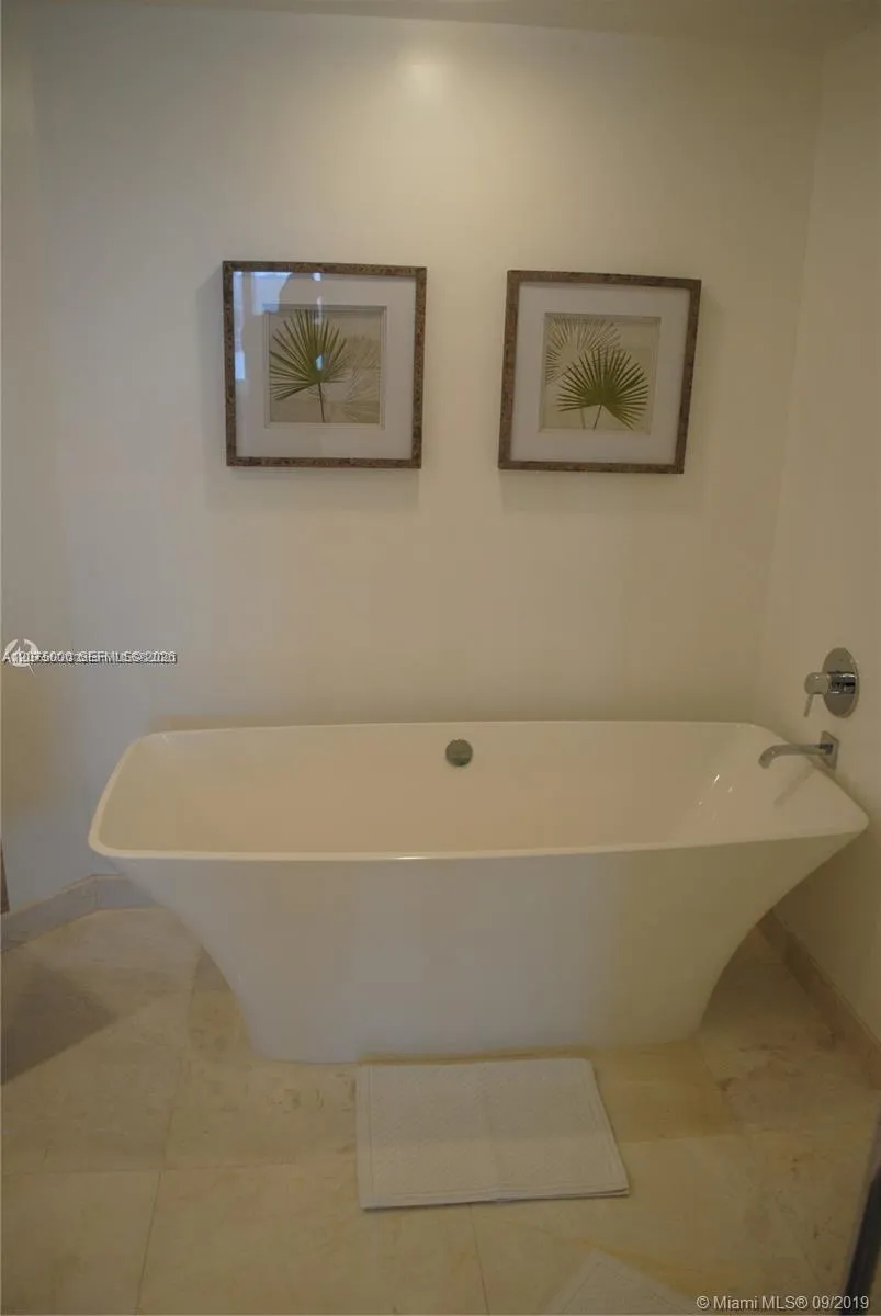 17301 Biscayne Blvd #1211 North Miami Beach, FL 33160