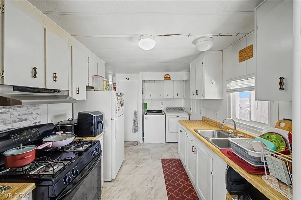 3802 Pecan Lane Las Vegas, NV 89115