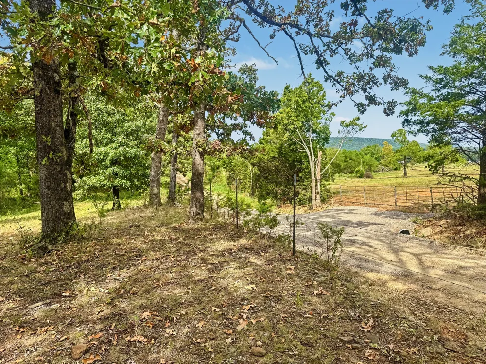 474482 E 850 ROAD Stilwell, OK 74960