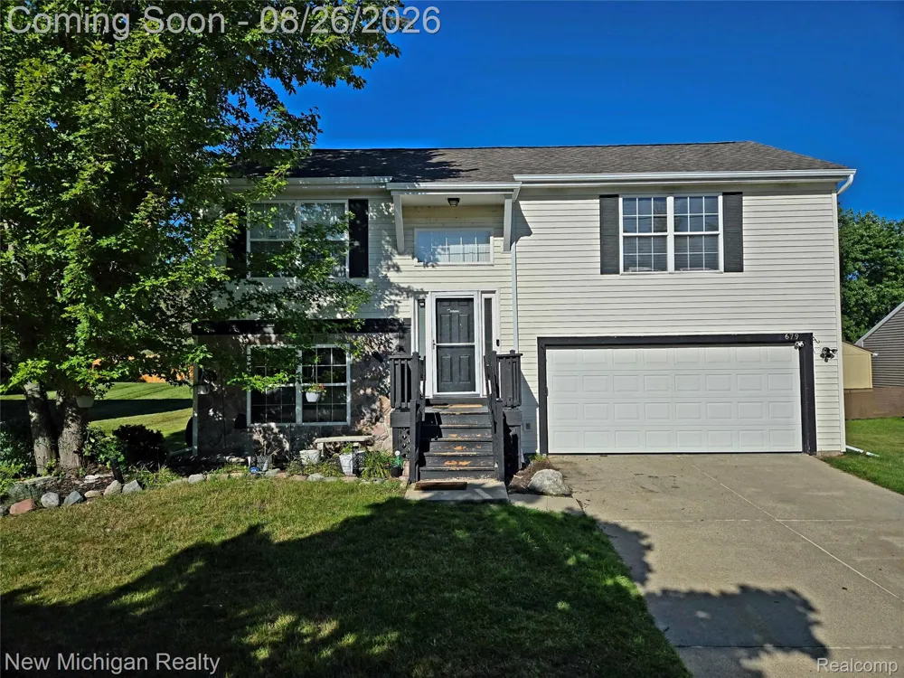 679 Andover Woods Drive Fenton City, MI 48430
